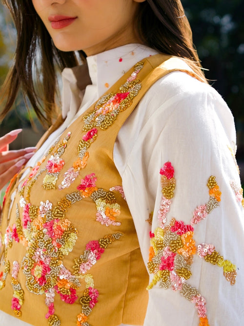 Amber Shirt Vest Set in White and Golden